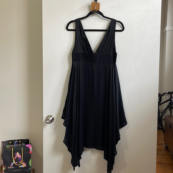Moulinette Soeurs Whitney Satin V-Neck Asymmetric Black Dress FINAL PRICE - Picture 2 of 7